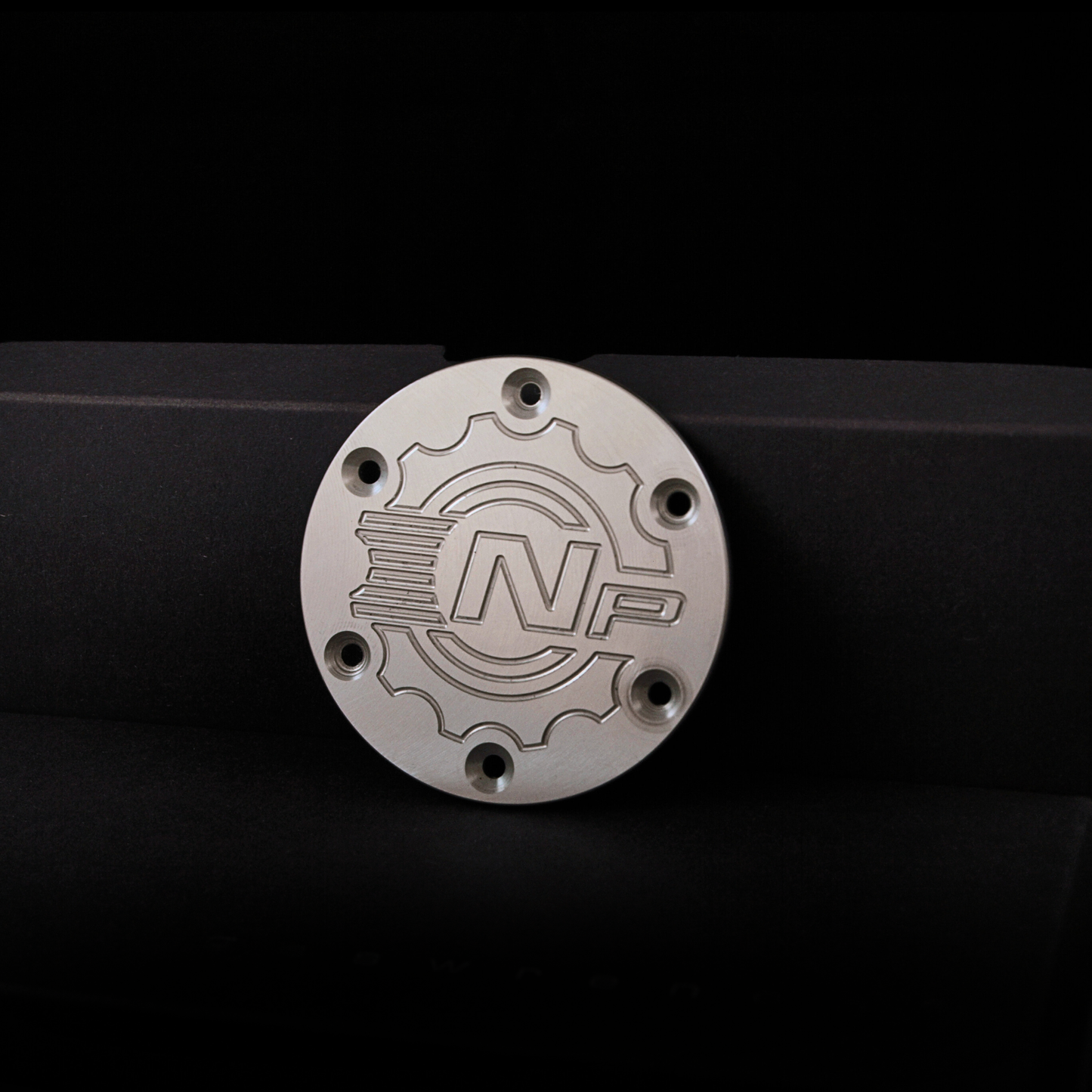 CNC Seitendeckel mit NP Logo